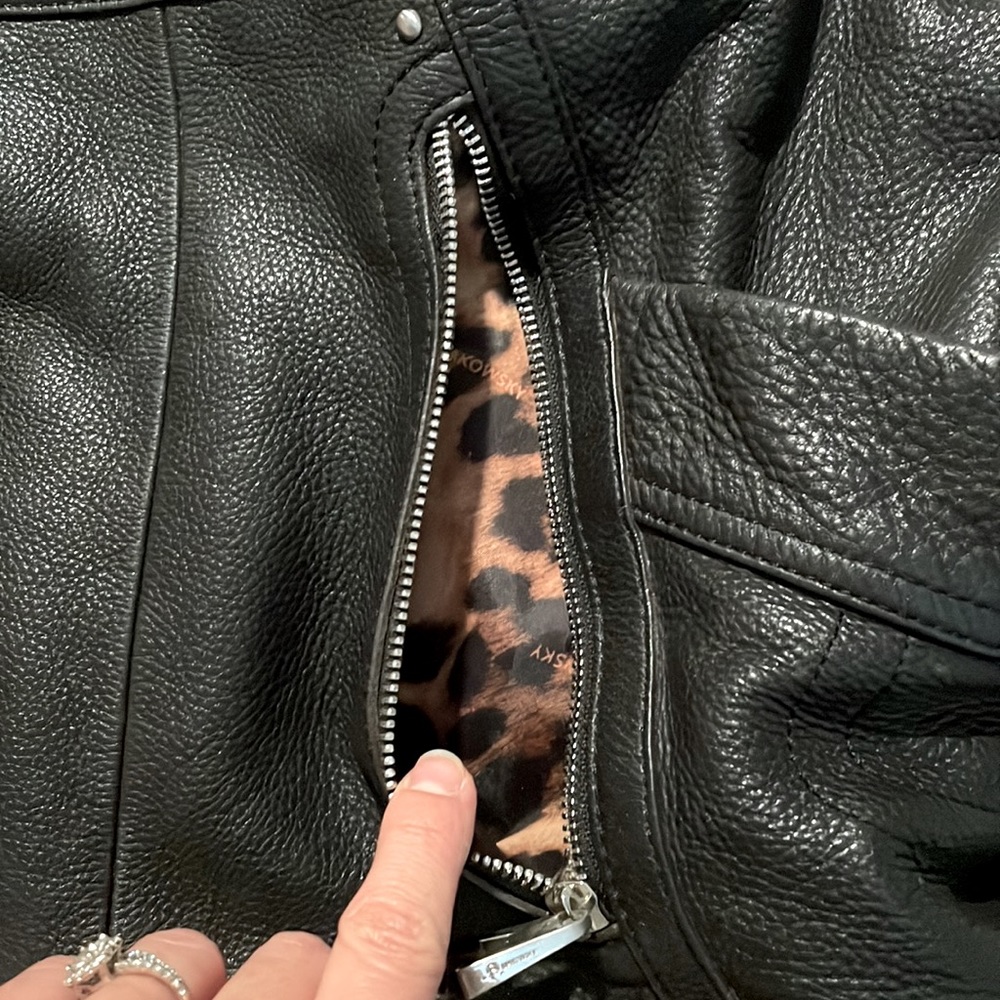 Black Leather B. Makowski Shoulder Bag with Leopard Lining - Picture 9 of 10
